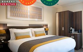 Hotel 7
